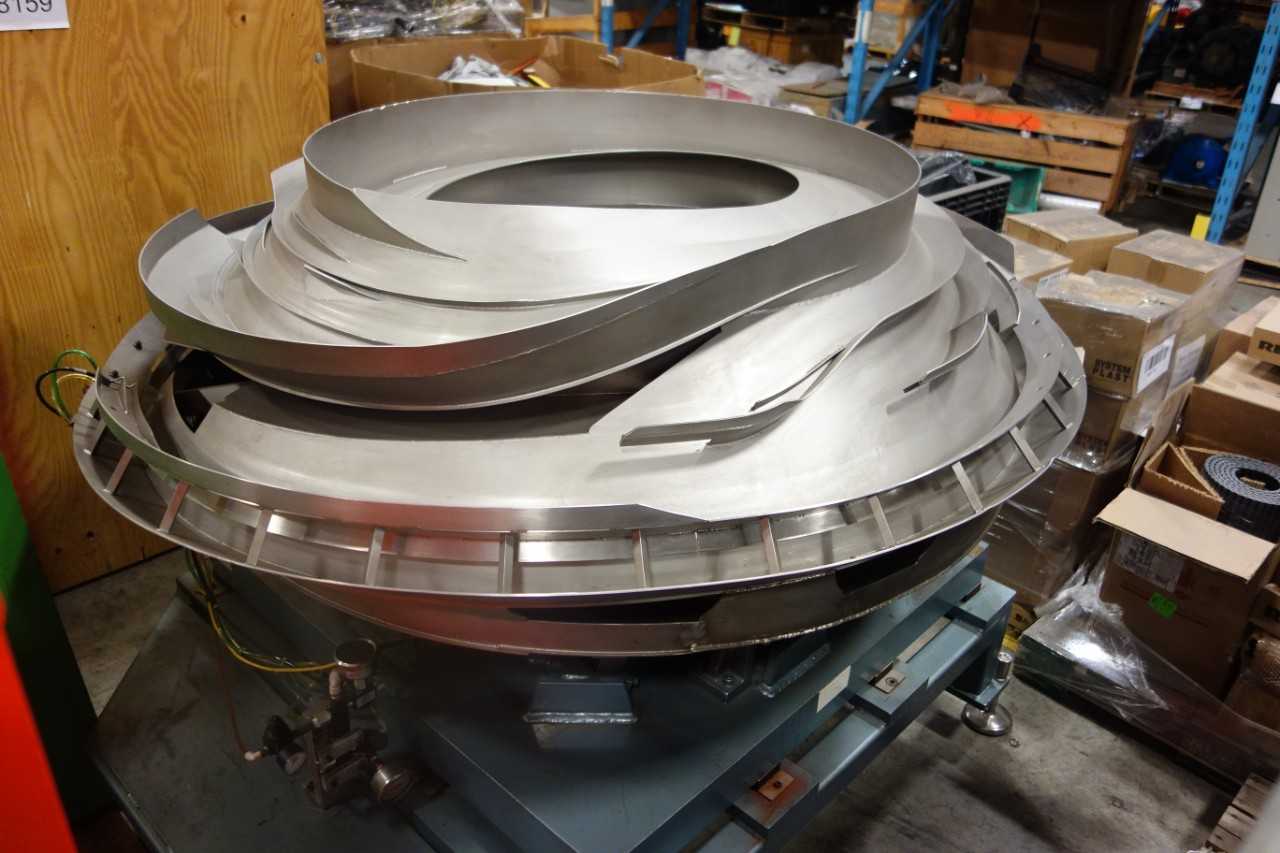 1 VIBRATORY AND CENTRIFUGAL FEEDER - CENTRIFUGAL PUMP