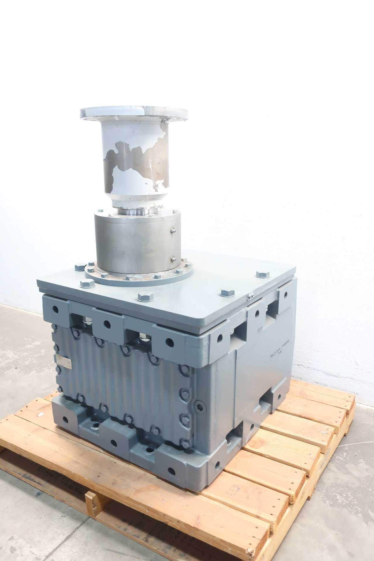 SEW EURODRIVE KA167 RIGHT ANGLE GEAR REDUCER - GEAR REDUCERS