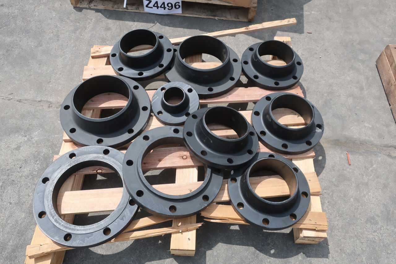 1 PALLET OF ASSORTED PIPE FLANGES - PROCESS EQUIPMENT