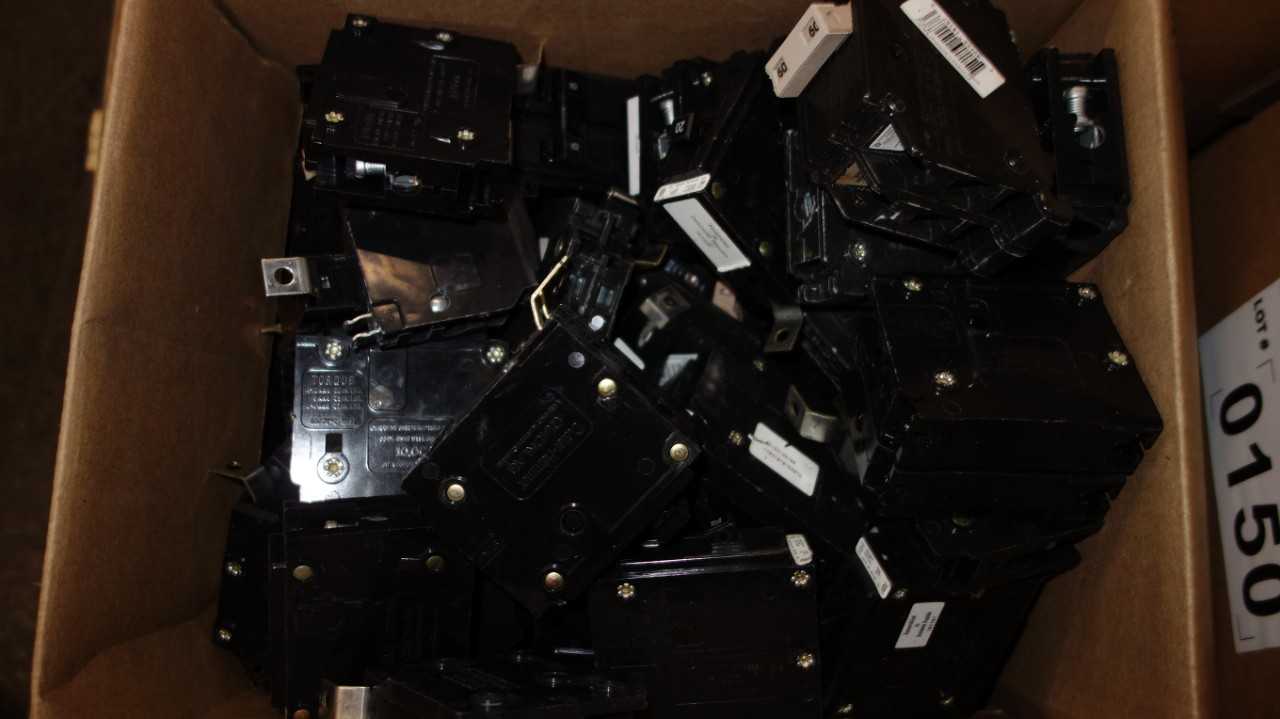 1 BOX OF ASSORTED EATON MINIATURE CIRCUIT BREAKERS, QUICKLAG, BR, CH - CIRCUIT BREAKERS