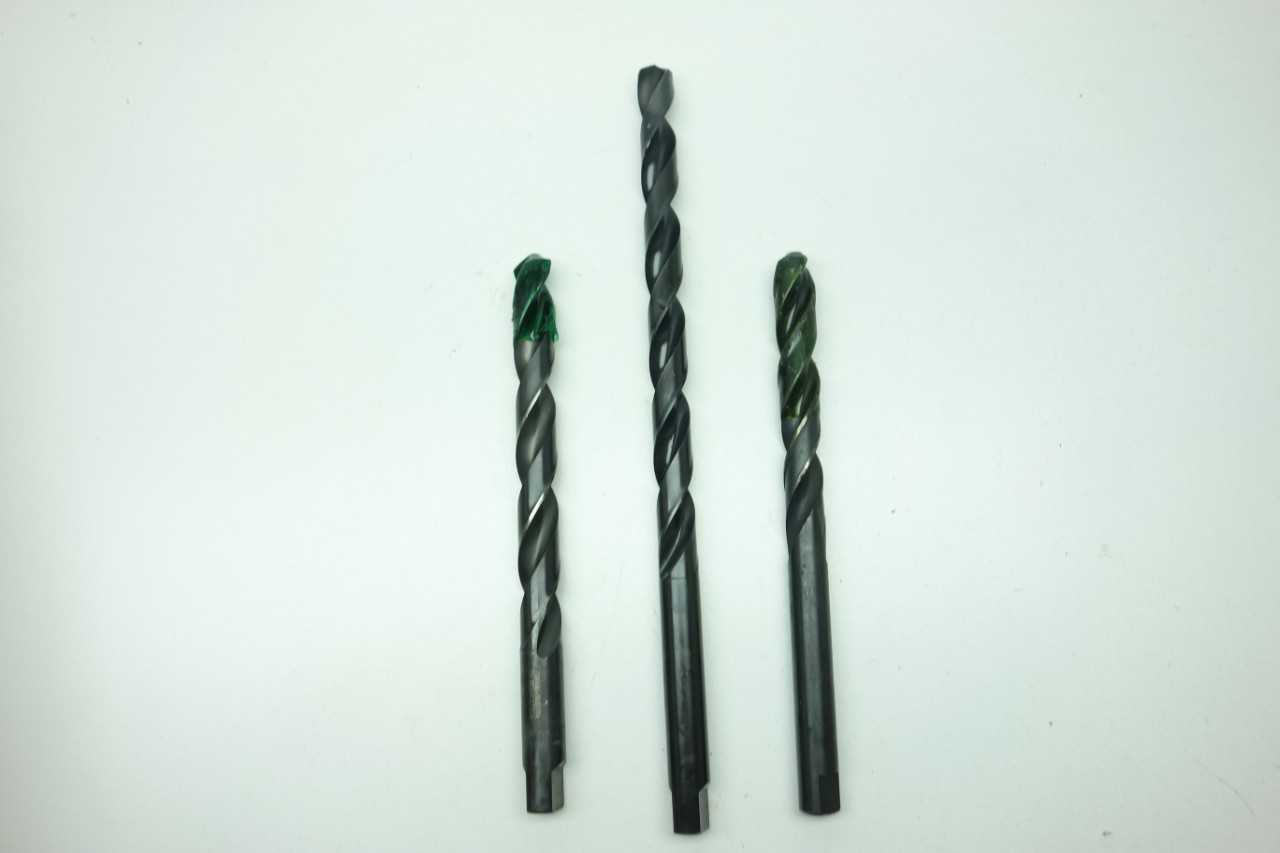 LOT OF ASSORTED DRILL BITS - ELECTRIC POWER TOOLS