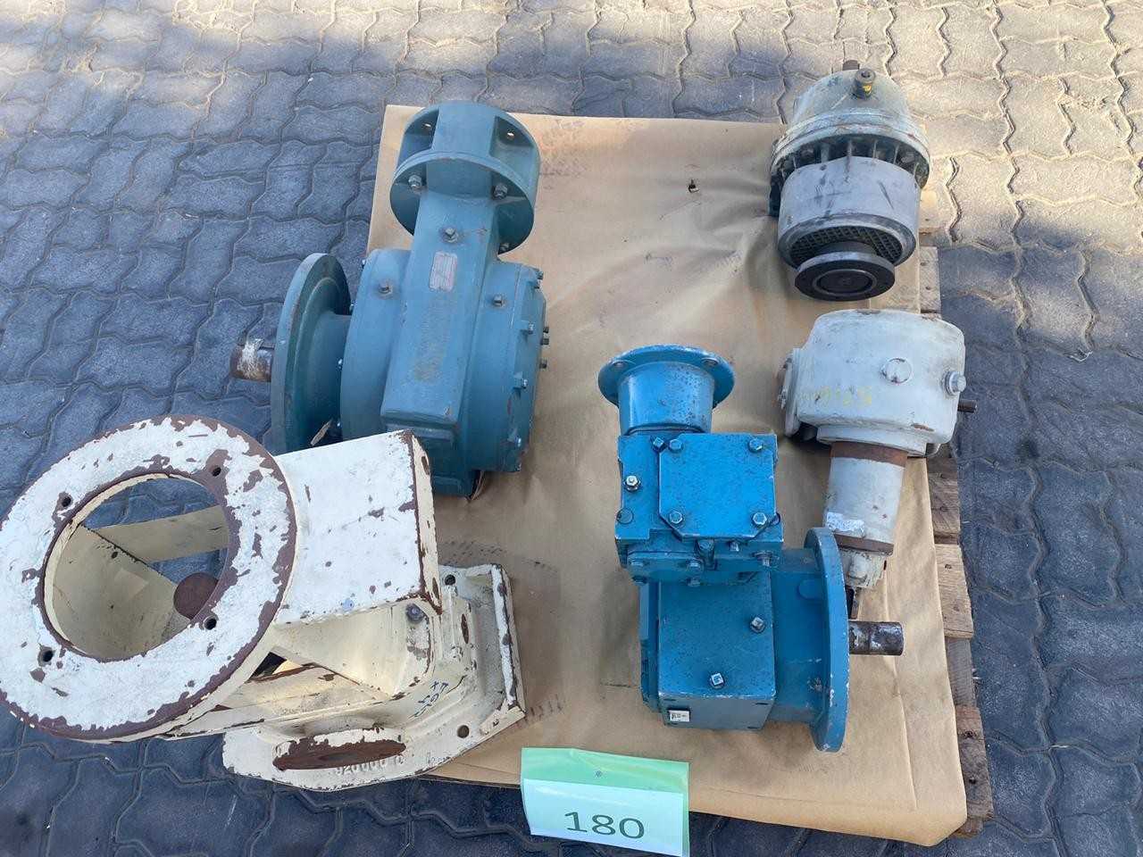 PALLET OF ASSORTED GEARS - GEAR REDUCERS