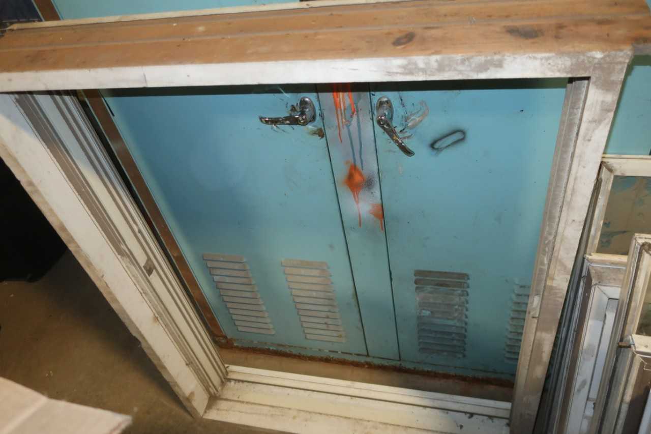 LOT OF ASSORTED WINDOWS - MISCELLANEOUS