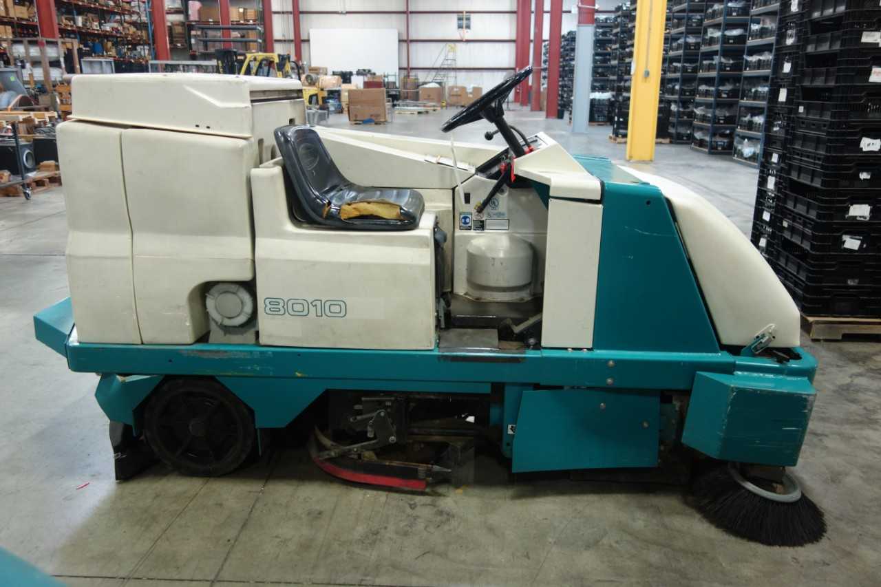 TENNANT 8010 FLOOR SCRUBBER - PLANT & FACILITY