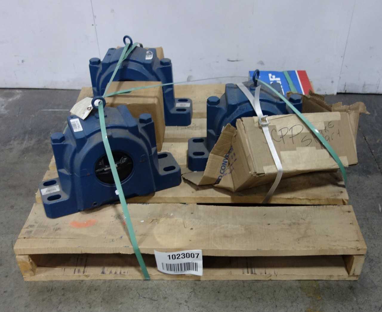 LOT OF 3 SKF HOUSINGS WITH BEARINGS - BEARINGS
