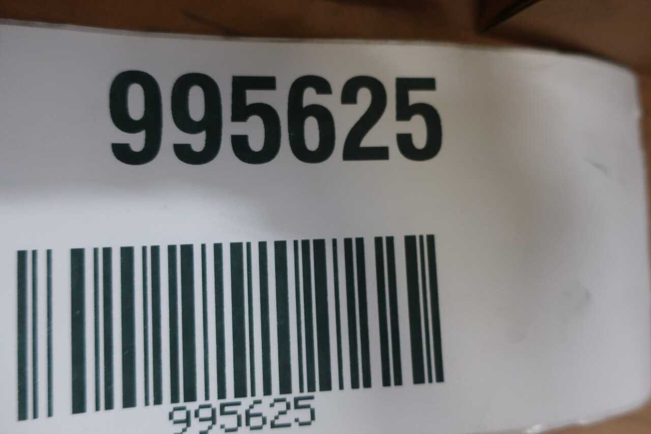 LOT OF ASSORTED SWAGELOK FITTINGS - PROCESS EQUIPMENT