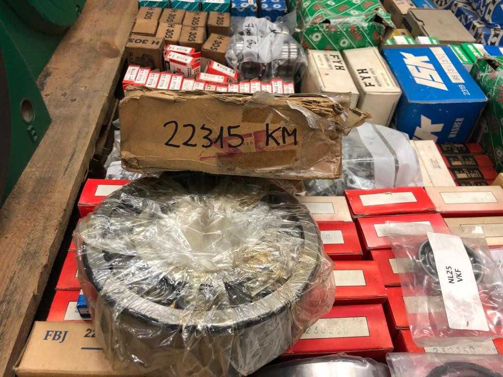 1 pallet of assorted bearings - BEARINGS