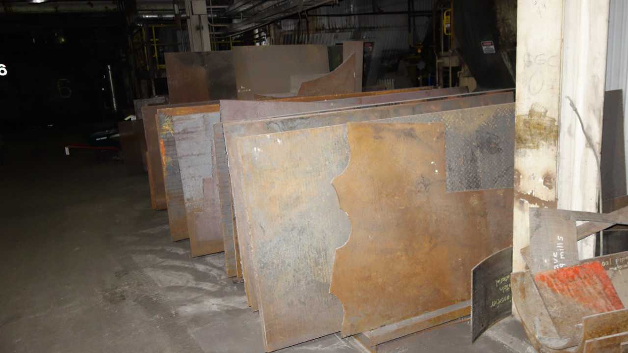 ASSORTED METAL PLATE STOCK AND 3X PLATE STANDS - MISCELLANEOUS