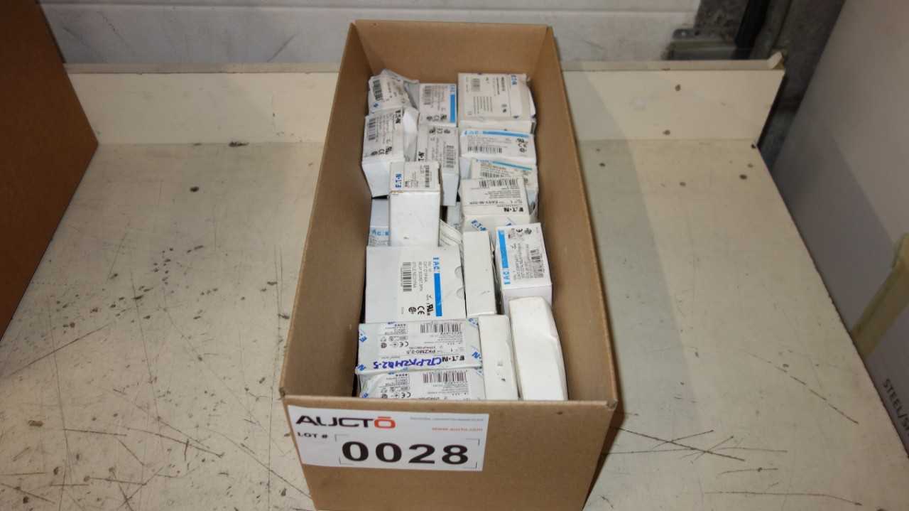 1 BOX OF EATON / CUTLER HAMMER ELECTRICAL - ELECTRICAL COMPONENTS