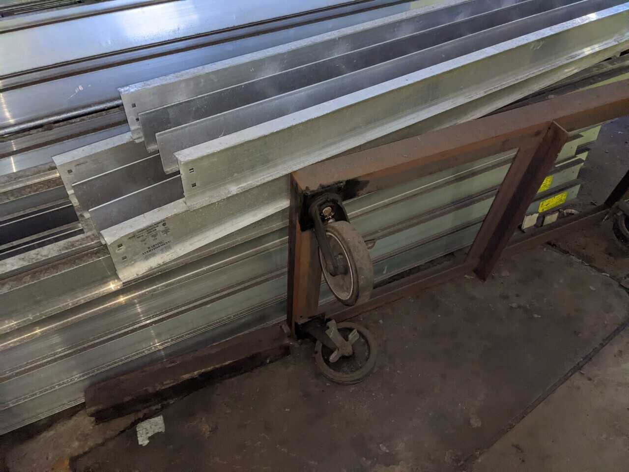 LOT OF ASSORTED ALUMINUM LADDER TRAYS - MATERIAL HANDLING
