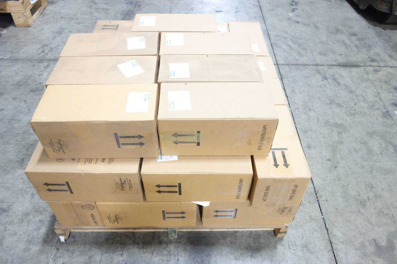 1 PALLET OF BROWN 2-HALF LITER GLASS BOTTLE WITH CAP - LAB & SCIENTIFIC