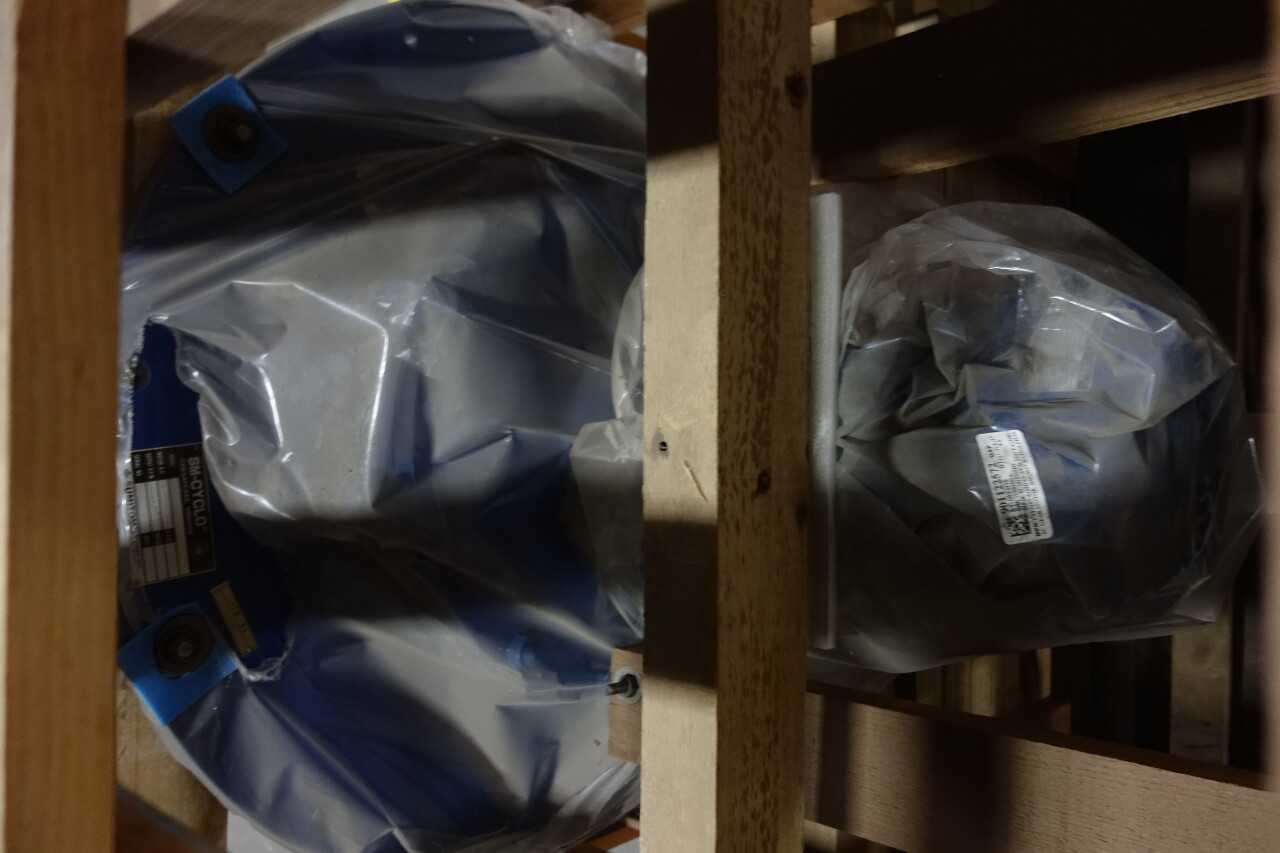 SUMITOMO AC GEAR MOTOR - ELECTRIC MOTORS