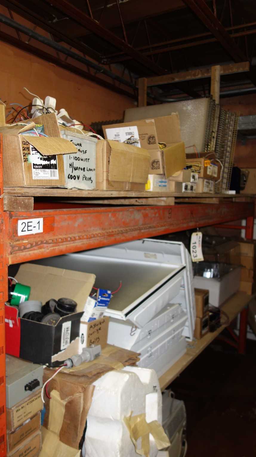 LOT OF ASSORTED LIGHTING COMPONENTS - LIGHTING