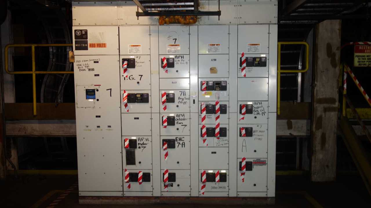 X5 VERTICAL SECTIONS OF WESTINGHOUSE MCC BUCKETS - MOTOR CONTROL CENTERS
