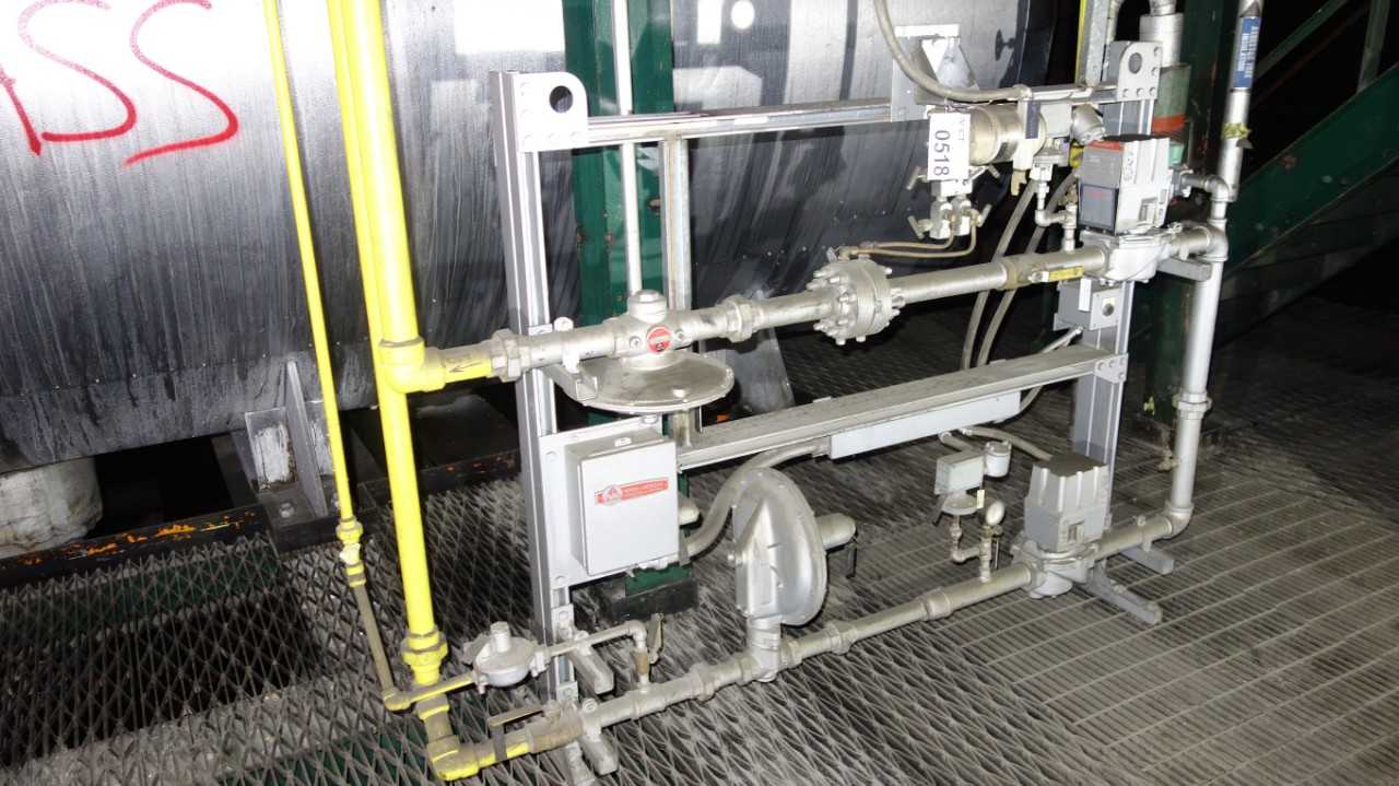 ASSEMBLY OF ASSORTED VALVES, INSTRUMENTATION - VALVES