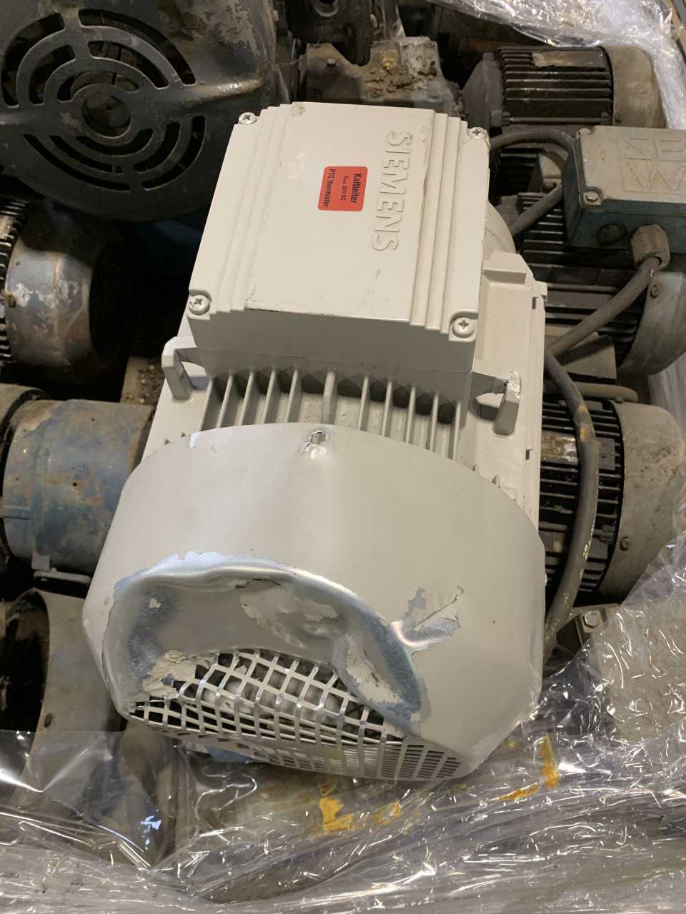 PALLET OF MISC. ELECTRIC MOTORS AND GEAR REDUCERS - ELECTRIC MOTORS