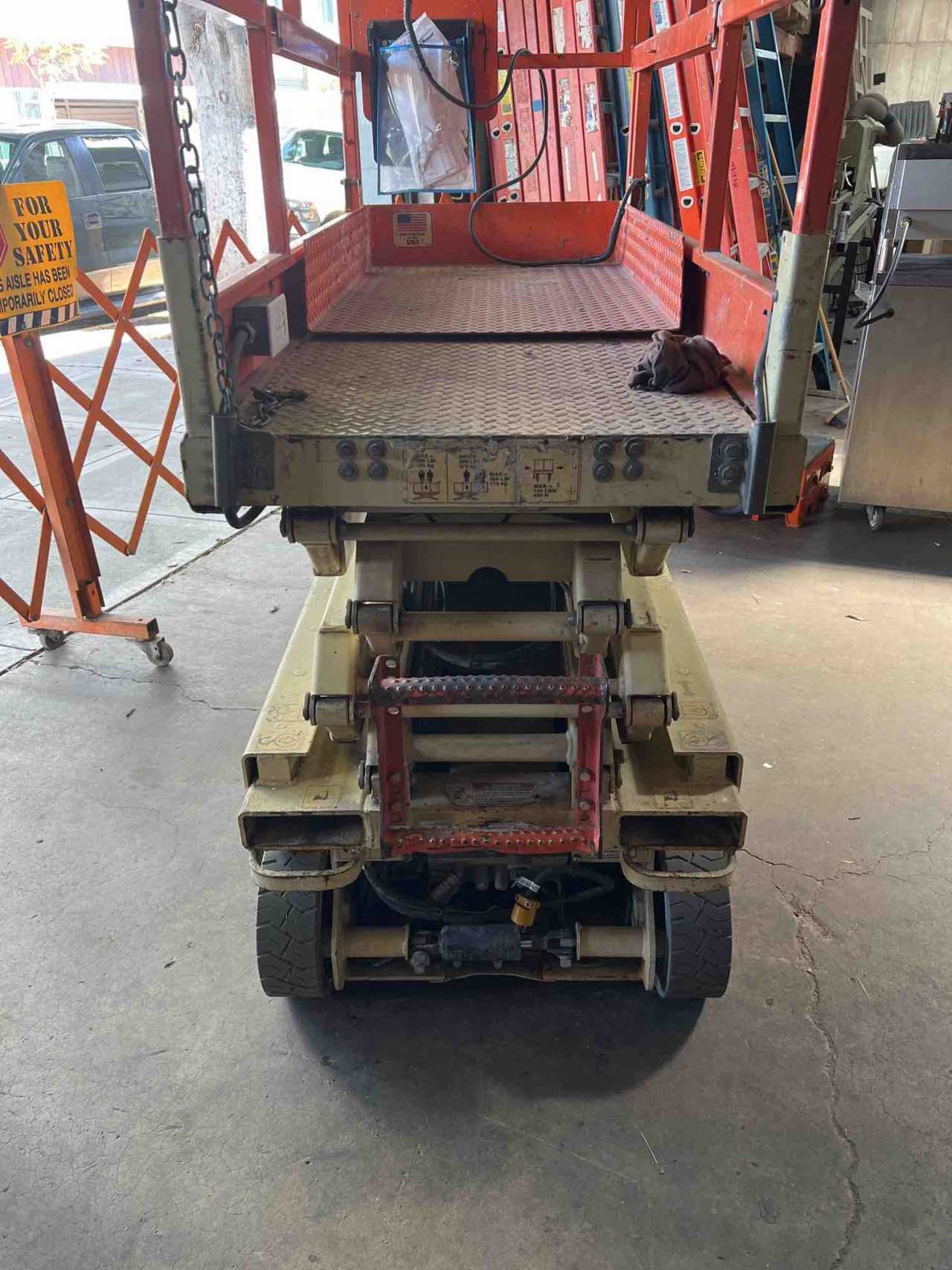 JLG 1932E2 14’ Electric Man Lift - SCISSOR LIFTS