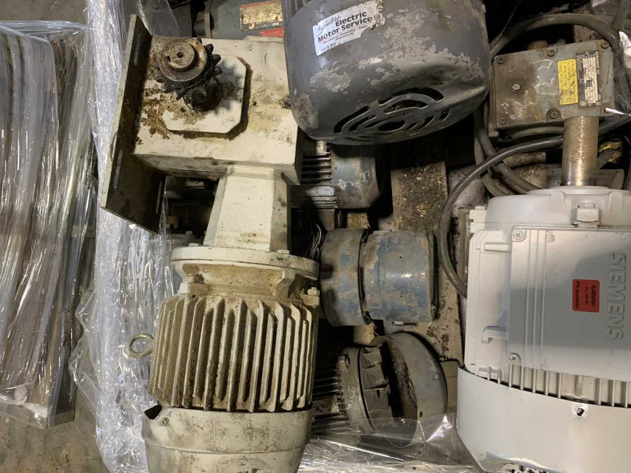 PALLET OF MISC. ELECTRIC MOTORS AND GEAR REDUCERS - ELECTRIC MOTORS