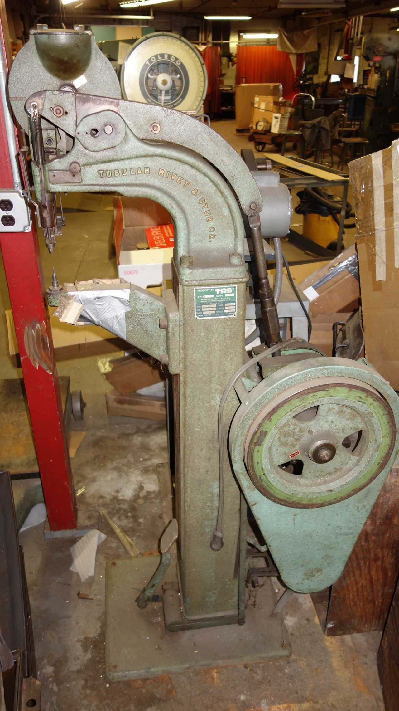 TRS TUBULAR RIVET & STUD 81J RIVET MACHINE - AUTOMATED CUTTING SYSTEMS