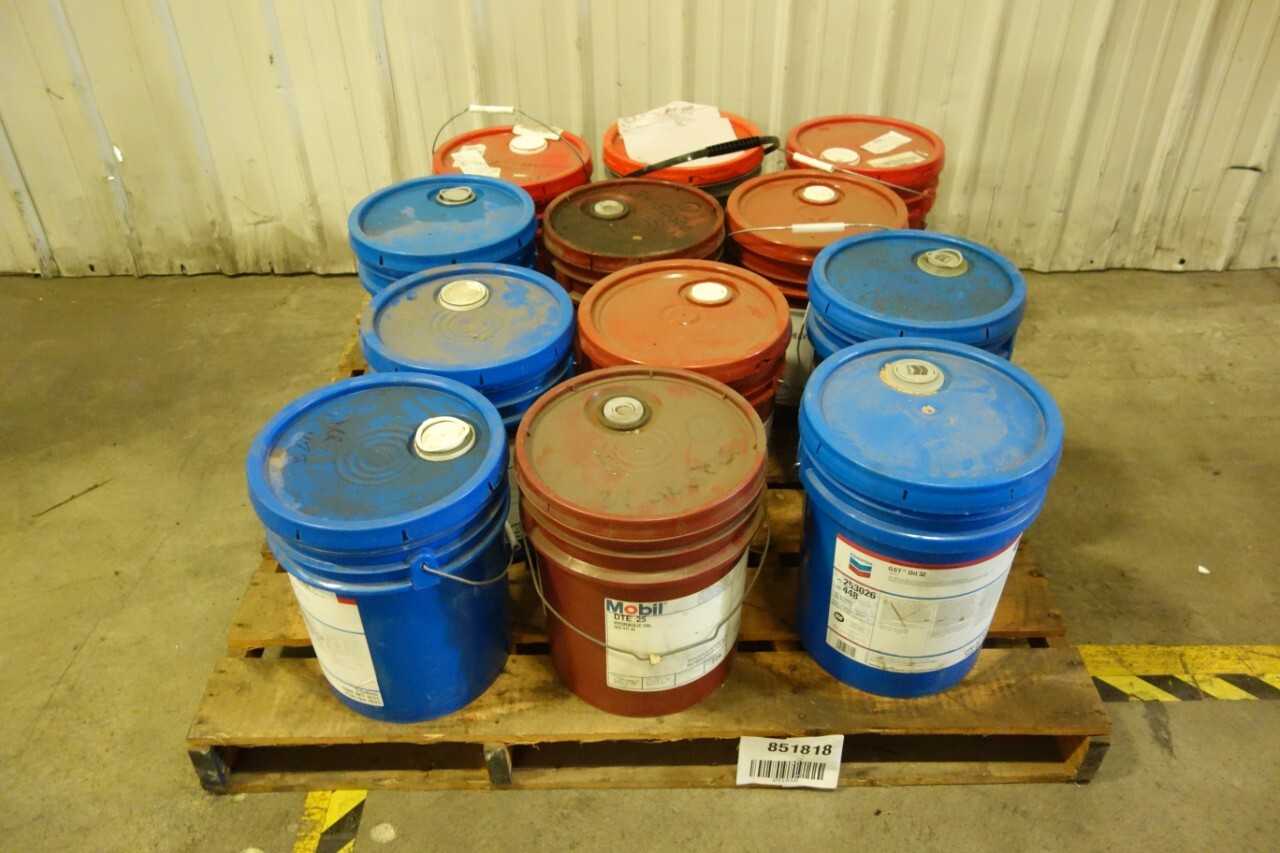 PALLET OF ASSORTED CHEVRON AND MOBIL LUBRICANTS - HAND TOOLS