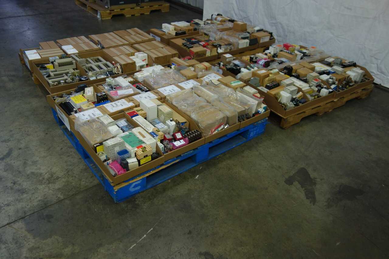 4 PALLETS OF ASSORTED ELECTRICAL TIMERS, RELAYS, COUNTERS - ELECTRICAL COMPONENTS