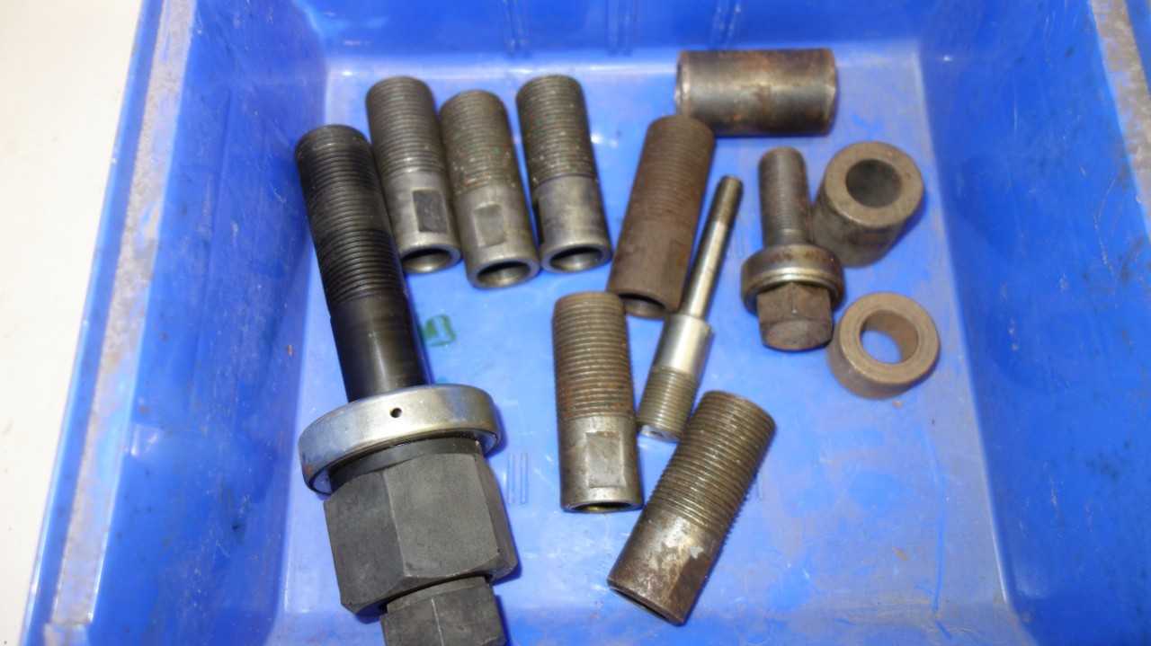LOT OF ASSORTED PUNCH DIES - ELECTRIC POWER TOOLS