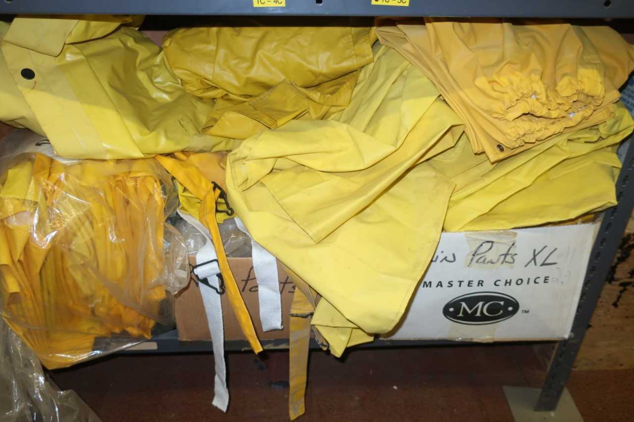 LOT OF ASSORTED RAIN GEAR - SAFETY SWITCH