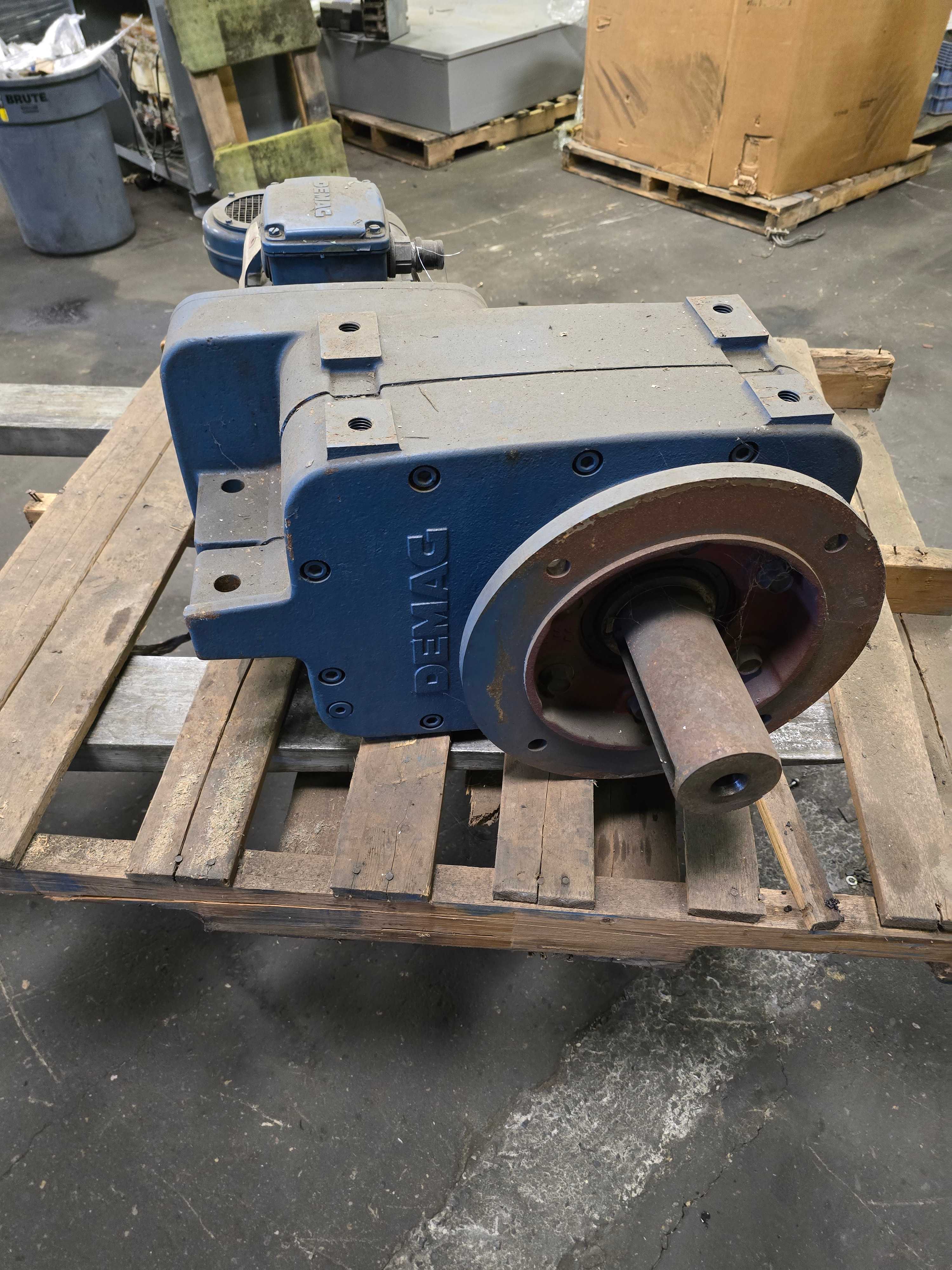 DEMAG 5.6 HP INDUSTRIAL GEAR MOTOR - ELECTRIC MOTORS