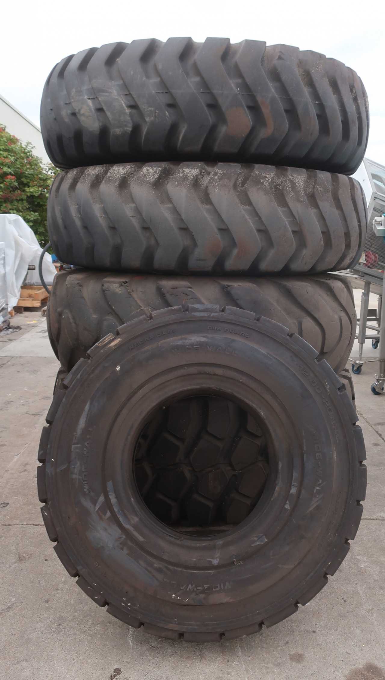 LOT OF 5 ASSORTED TIRES - MISCELLANEOUS