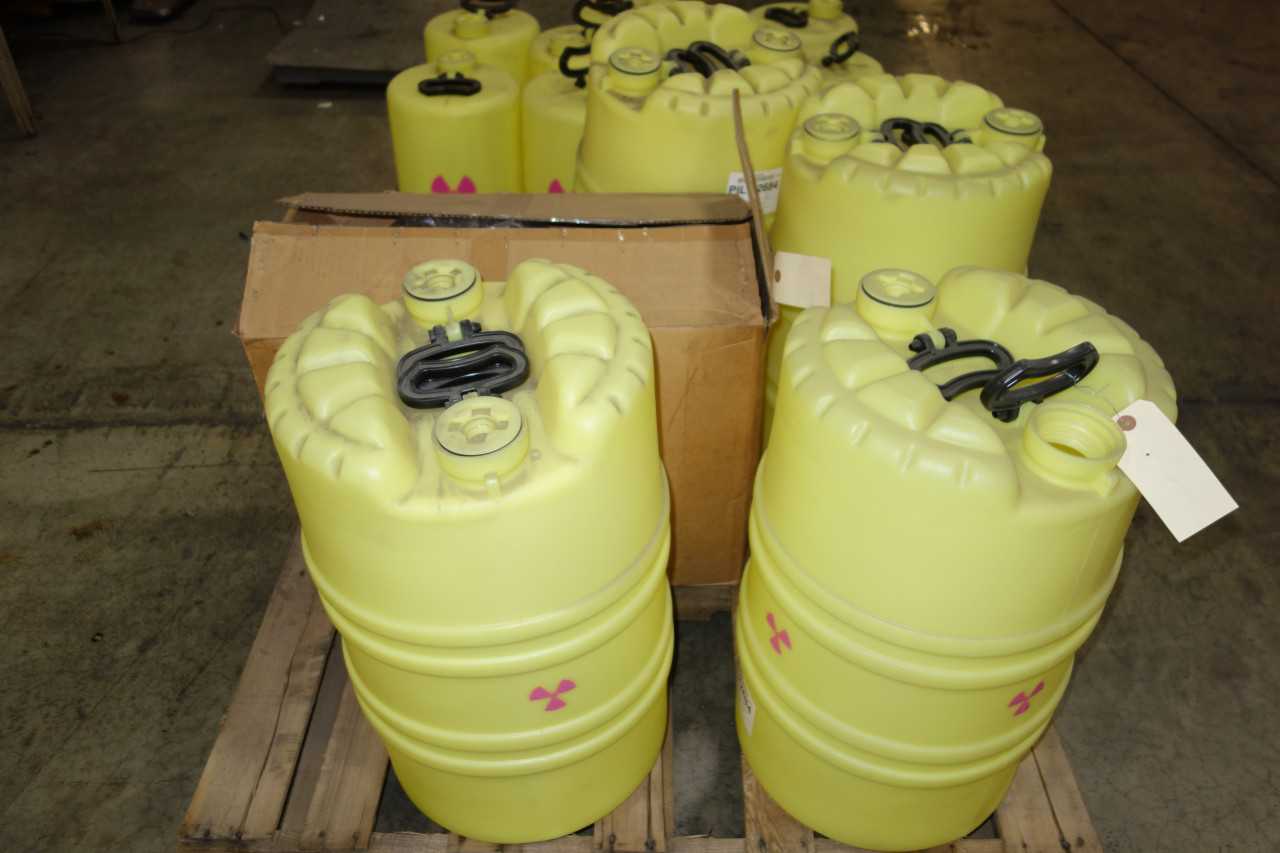 2 PALLETS OF ASSORTED POLY CHEMICAL CONTAINERS 15GAL & 5GAL, COVERS - ELECTRICAL COMPONENTS