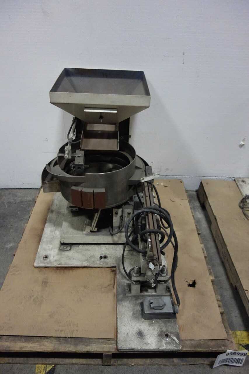 LOT OF 4 INDUSTRAIL FEEDERS - MATERIAL HANDLING