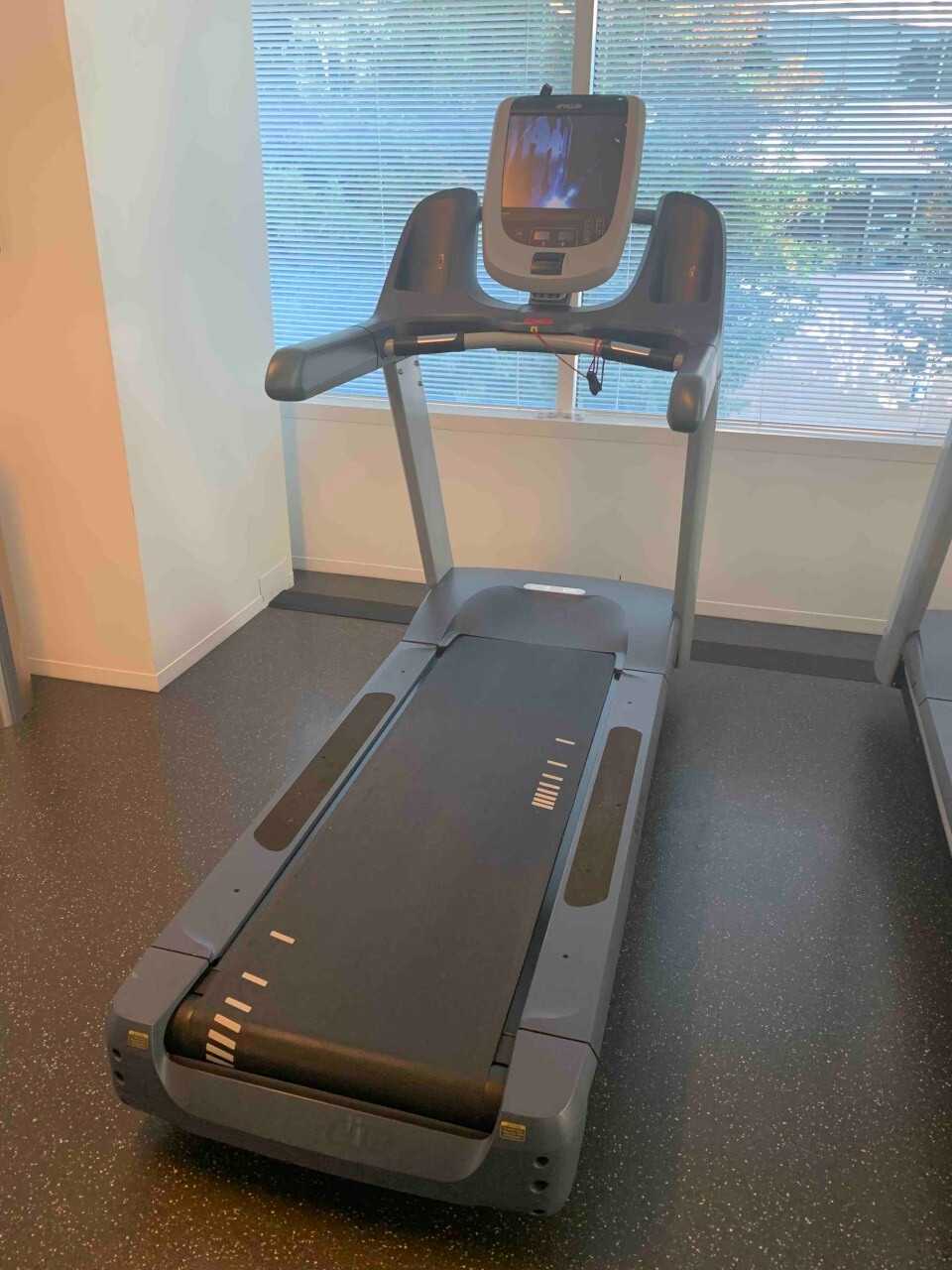 Precor TRM 885 (2599542) Arlington - MISCELLANEOUS Precor TRM 885 (2599542) Arlington - MISCELLANEOUS
