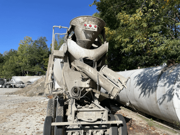 2003 MACK 600 DM600 READYMIX CONCRETE MIXER TRUCK - MIXER TRUCKS