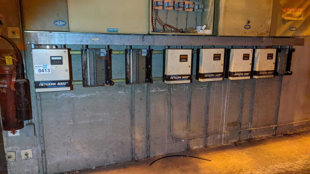LOT OF 6 BARBER COLMAN NETWORK 8000 MODULES - AUTOMATION & CONTROLS LOT OF 6 BARBER COLMAN NETWORK 8000 MODULES - AUTOMATION & CONTROLS