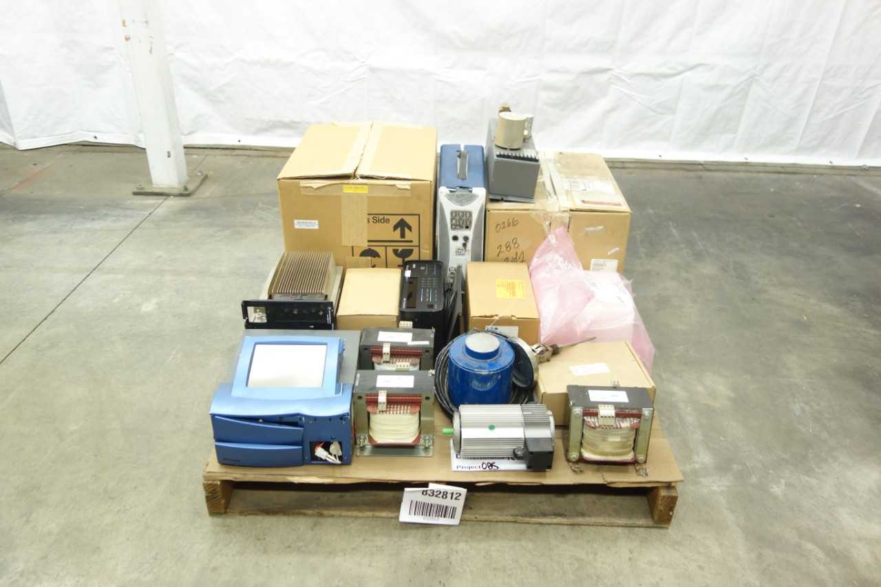 PALLET OF ASSORTED ELECTRICAL AND CONTROLS - ELECTRICAL COMPONENTS