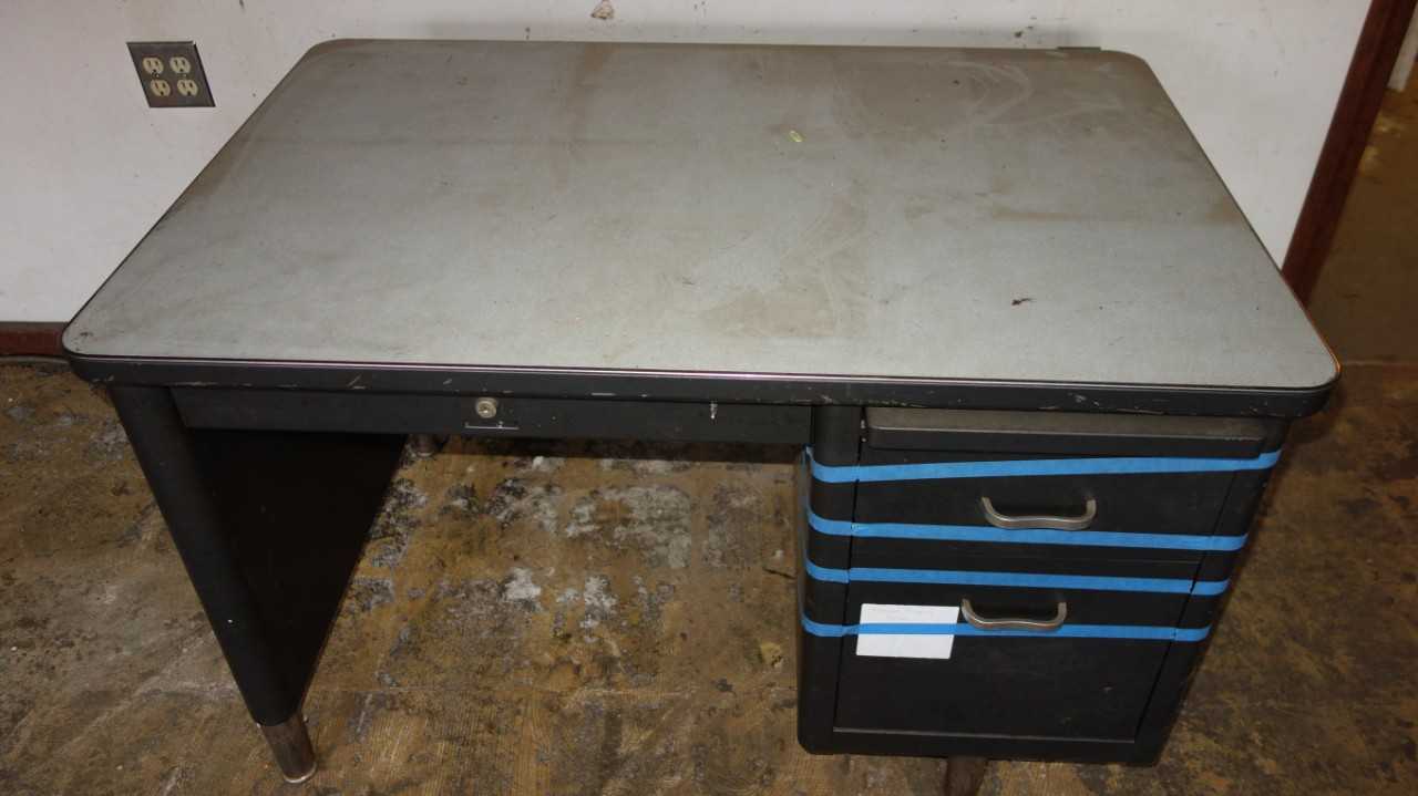 LOT OF 3 ASSORTED OFFICE DESKS, STEEL AND WOOD - PLANT & FACILITY