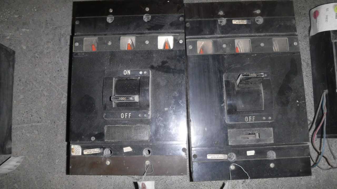 Lot of Two Square-D 1000 Amp Circuit Breakers - CIRCUIT BREAKERS