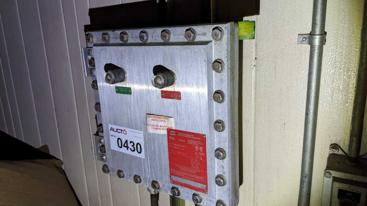 CROUSE-HINDS ENCLOSURE - CONDUIT FITTING