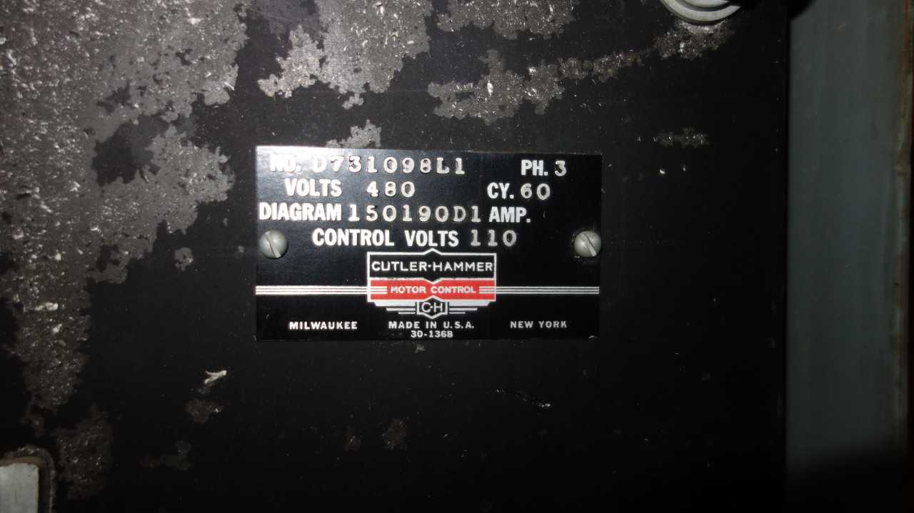 LOT OF 2 CUTLER HAMMER BOOSTER PUMP DISCONNECTS - DISCONNECT SWITCHES