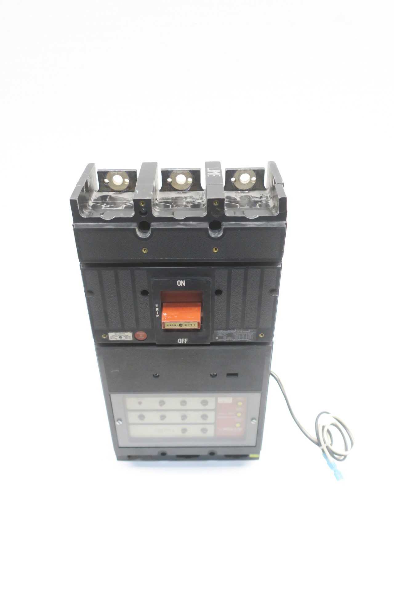 GENERAL ELECTRIC GE THJ9VF26 3P 600A AMP 600V-AC MOLDED CASE BREAKER - CIRCUIT BREAKERS