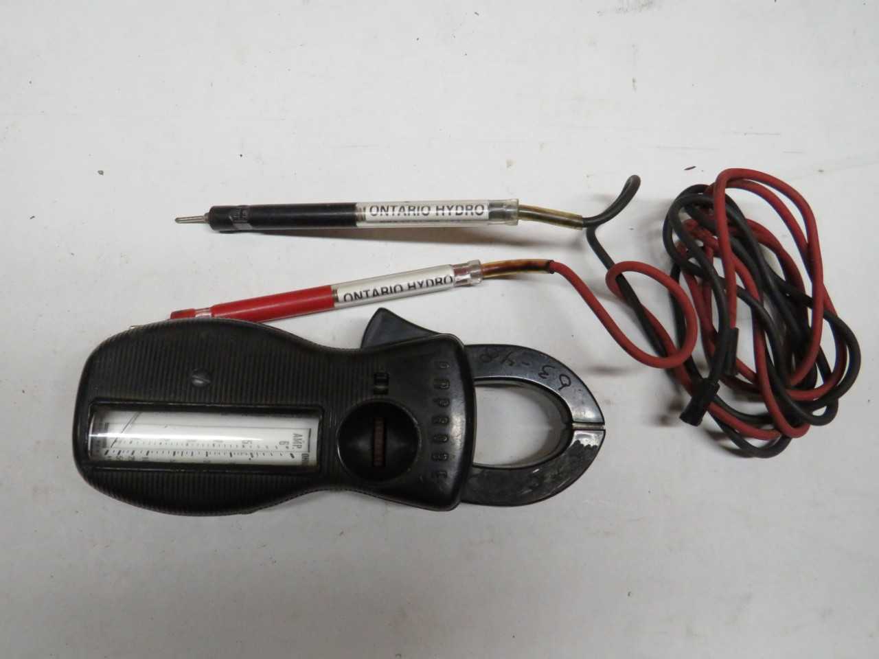 LOT OF 2 AMPROBE CLAMP METER - ELECTRICAL COMPONENTS