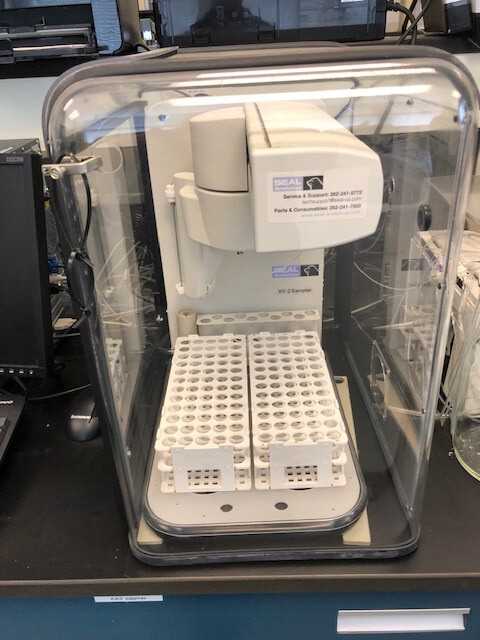 Seal Analytical XY-2 Sampler Analyzer - LAB & SCIENTIFIC
