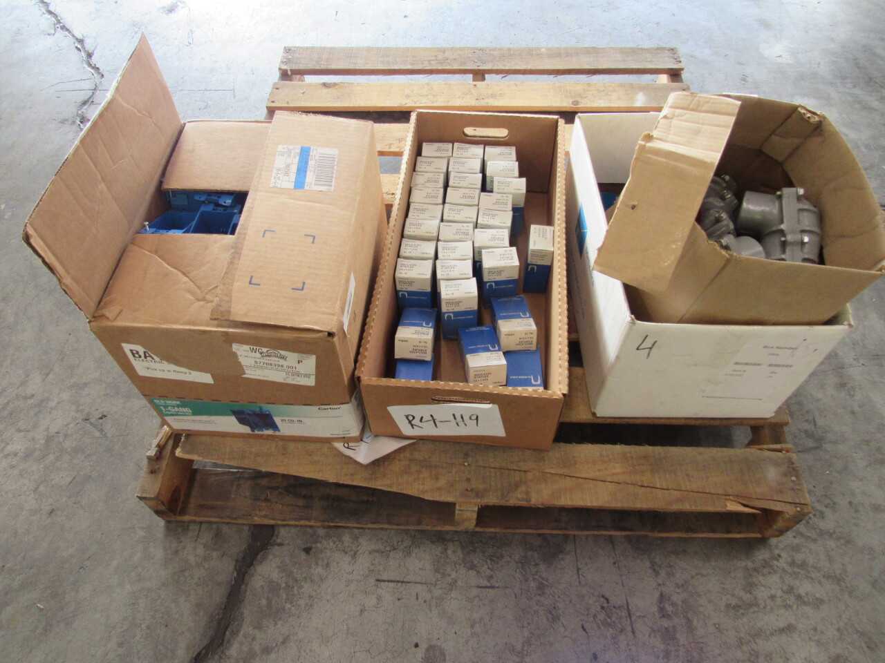 Pallet of 91x Assorted Electrical Conduit/Fitting & Cable/Wire/Cord/Outlet - ELECTRICAL COMPONENTS