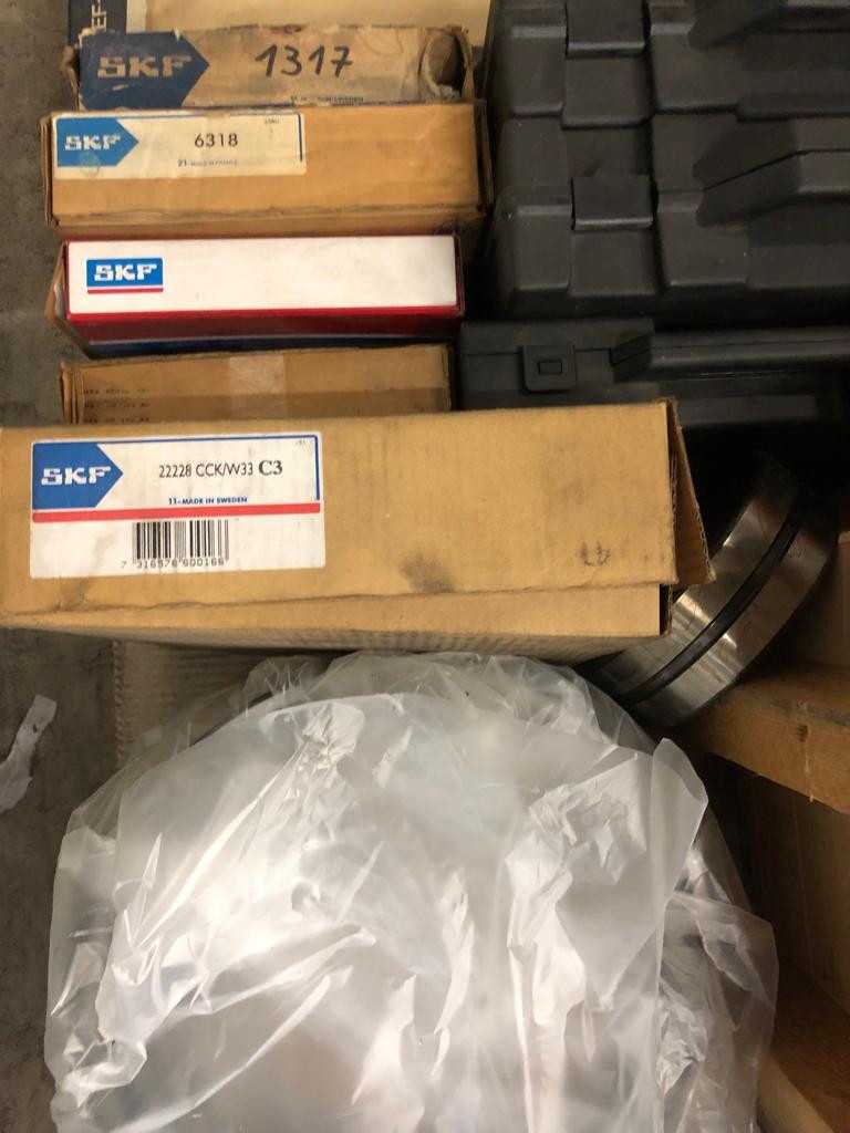 1 pallet of assorted bearings - BEARINGS
