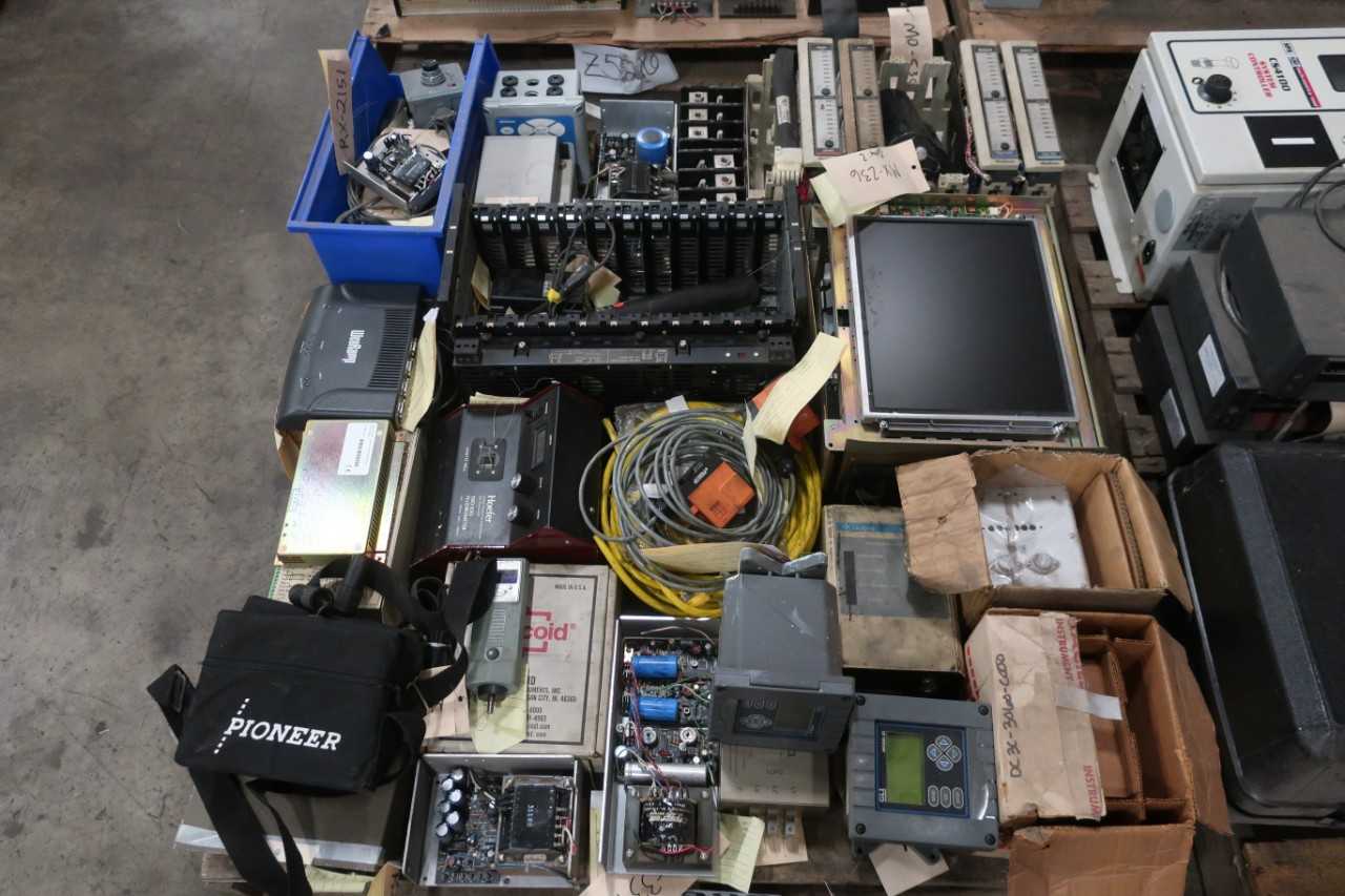 4 PALLETS OF ASSORTED ELECTRICAL EQUIPMENT - ELECTRICAL COMPONENTS