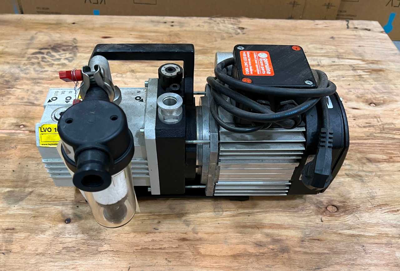 OERLIKON LEYBOLD TRIVAC D 2,5 E VACUUM PUMP - VACUUM PUMP