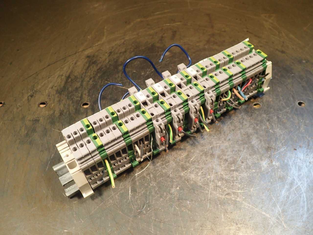 10-1/4" Terminal Rail with 10pcs Entrelec D4/6P, 21pcs M4/6 5116, 4pc M4/8S Fuse - INDUSTRIAL PARTS