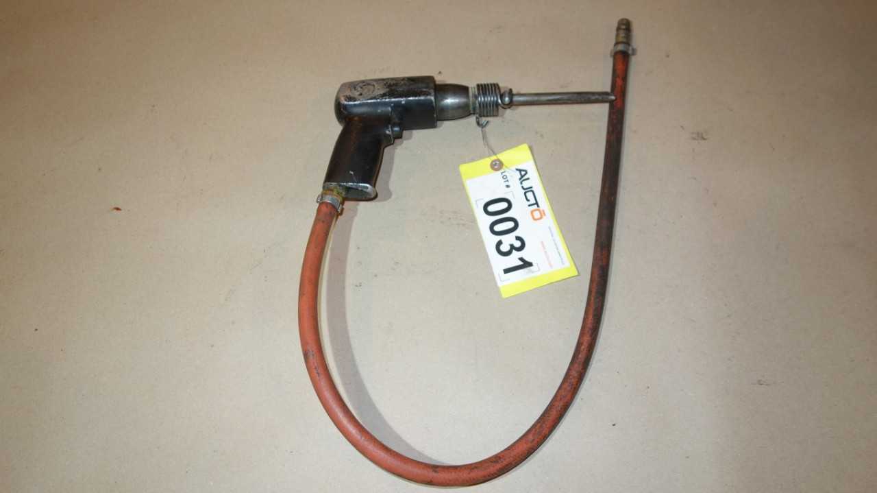 CENTRAL PNEUMATIC 640 AIR GREASE GUN - ELECTRIC POWER TOOLS