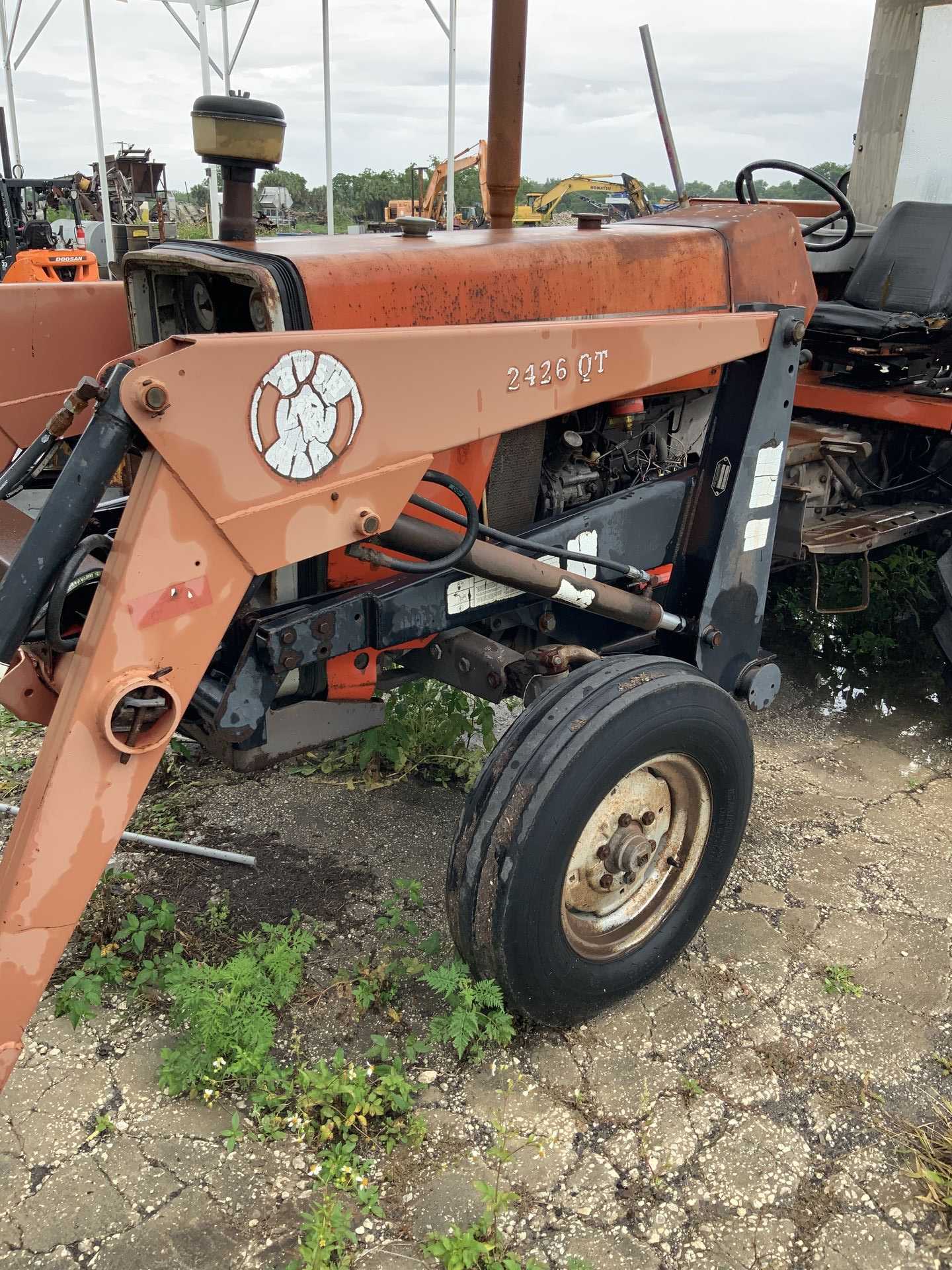 MASSEY FERGUSON 281 TRACTOR WITH MOWER ATTACHMENT - WHEEL LOADERS
