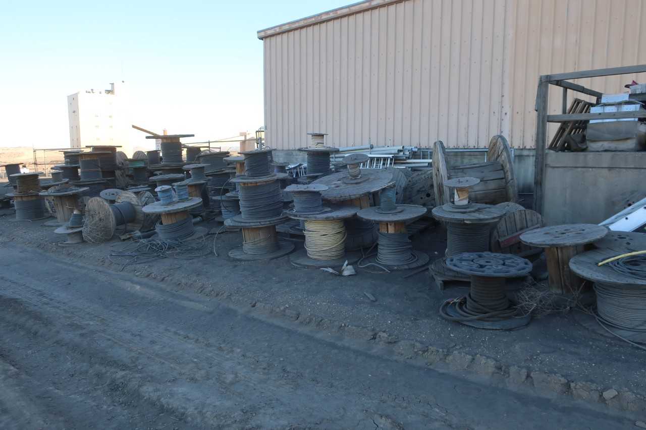 HUGE LOT OF ASSORTED SPOOLS OF WIRE (ALL WIRE ON GROUND LEVEL) - ELECTRICAL COMPONENTS